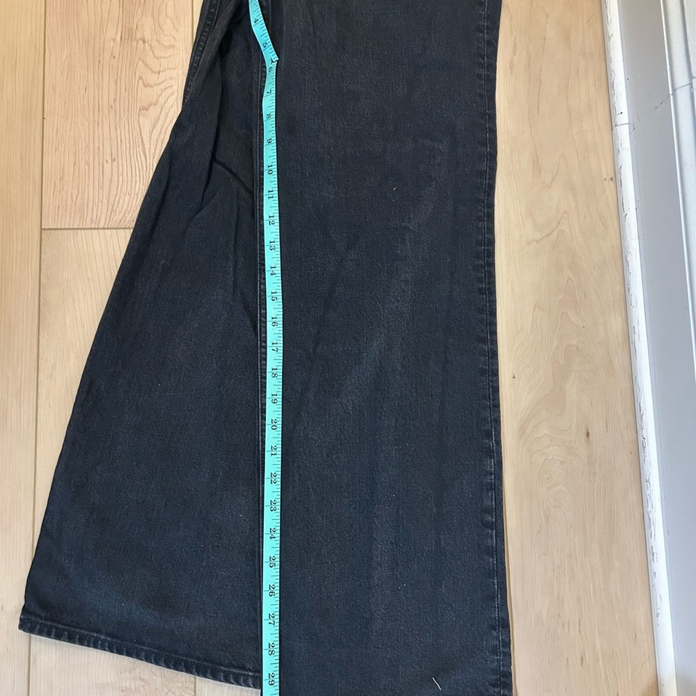 Abercrombie Curve Love Black 90s Relaxed High Rise Jeans - Picture 3 of 4